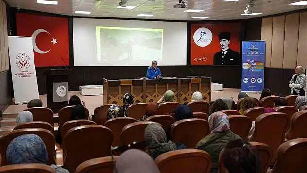 KBÜ'de 'Zeytin Ağacının Altında' Belgeseli Seyirciyle Buluştu