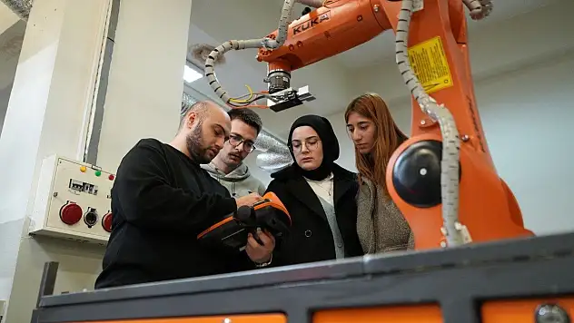 KBÜ'de Yapay Zekâ Destekli Robot Projelerine TÜBİTAK Desteği