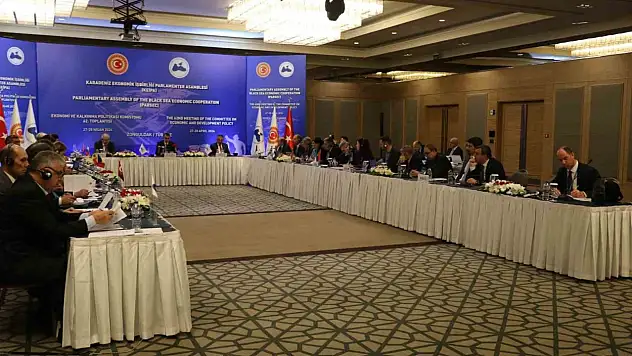 Başkan Dönmez: 'Gazze'de Kalıcı Ateşkese Varılması İçin İsrail ve Destekçileri Üzerinde Baskı Oluşturmak Zorundayız'