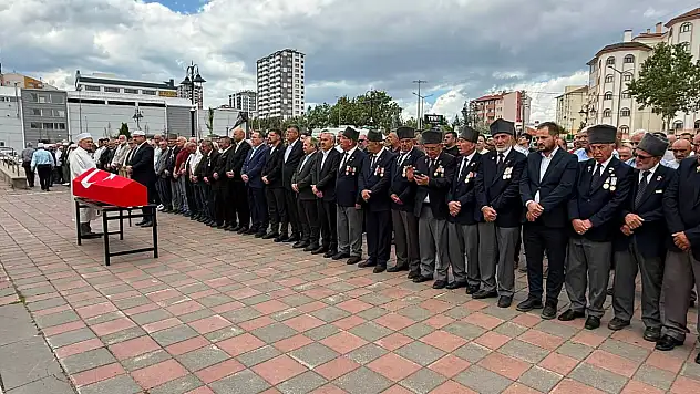 Kıbrıs Gazisi Emin Hırlı Son Yolculuğuna Uğurlandı