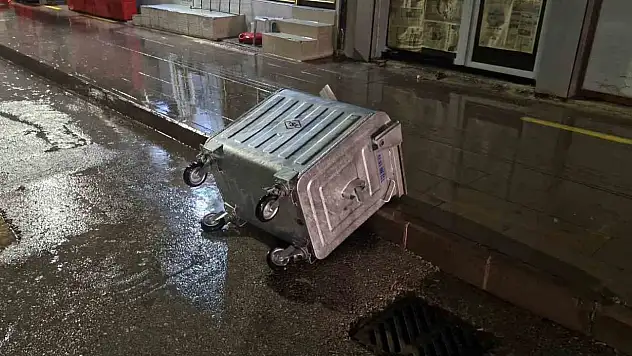 Kırıkkale Ve Çorum'da Yağmur Ve Kuvvetli Rüzgar Etkili Oldu