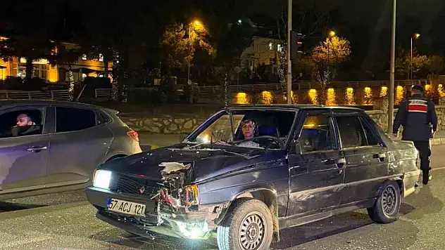 Kırmızı Işıkta Bekleyen Motosikletli Canından Oluyordu