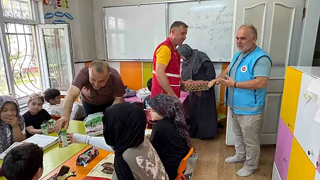 Kızılay'dan Yaz Kur'an Kursu Öğrencilerine anlamlı ziyaret