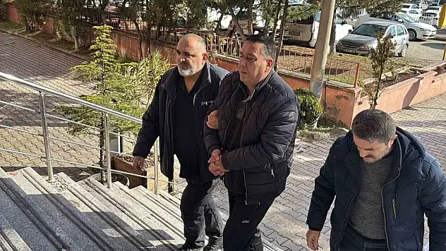 Kızının Erkek Arkadaşını Yaralayan Baba Tutuklandı