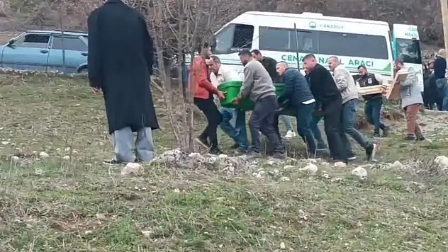 Kocası Toprağa Kendisi De Hapse Girdi