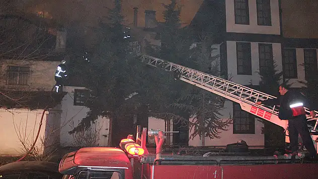 Konaktaki yangın korkuttu