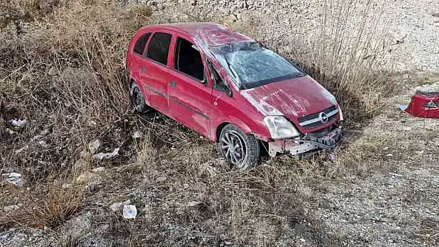 Kontrolden Çıkan Araç Takla Atarak Karşı Şeride Geçti