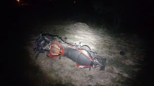Kontrolden Çıkan Motosiklet Devrildi