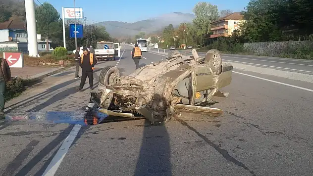 Otomobil Takla Atıp Ters Döndü