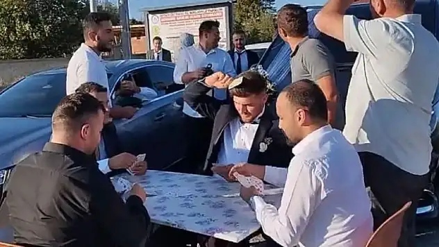 Konvoyu Durdurup Damada Son Kez Pişti Oynattılar