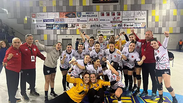 Konyaaltı finalde