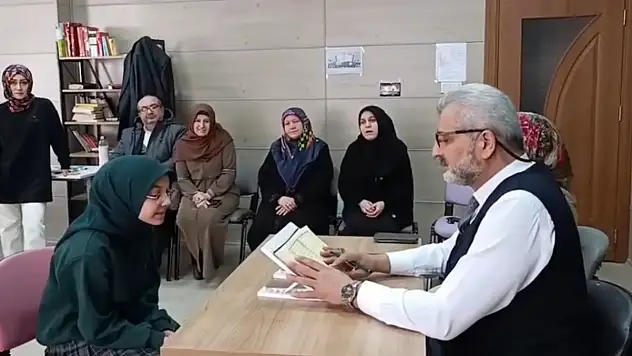 Babasının Vasiyetini Dinledi, Genç Yaşta Hafız Oldu