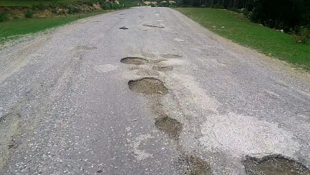 Köstebek yolu, sürücüleri isyan ettirdi