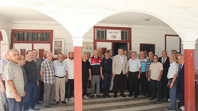 Köy Yolunda Çalışmalar Sürüyor