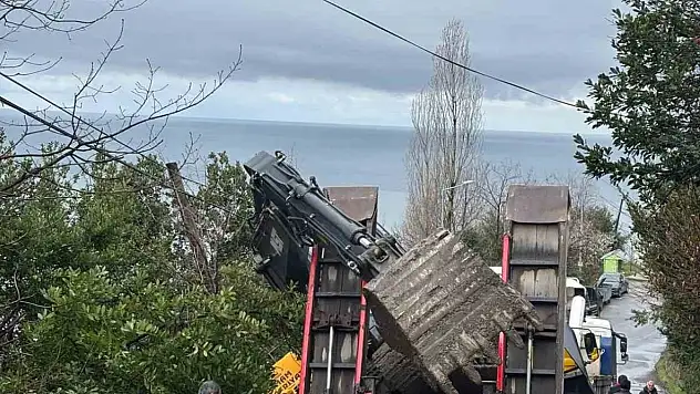 Kozlu'da Kepçe Dorseden Yola Düştü!