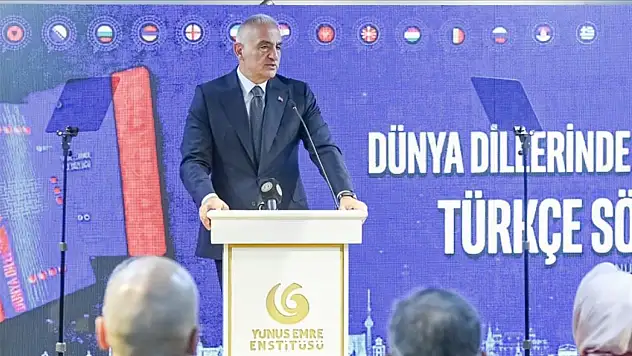 Kültür ve Turizm Bakanı Ersoy, 'Dünya Dillerinde Türkçe' Sözlüğünü Tanıttı