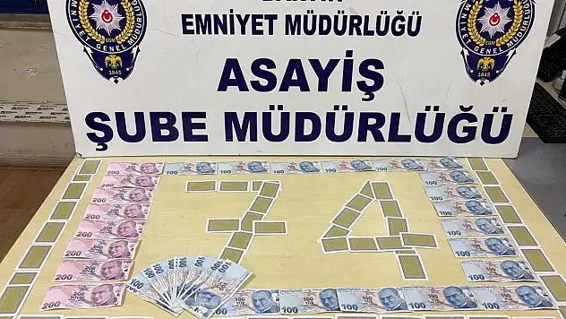 Kumar Oynarken Yakalanan 4 Kişiye 39 Bin 988 TL Para Cezası