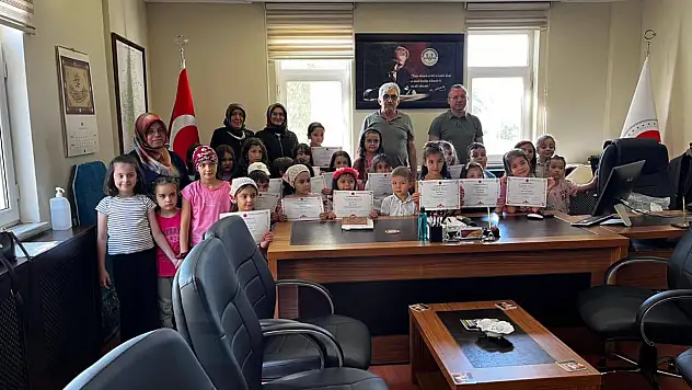 Kur'an Kursu Öğrencileri Belgelerini Aldı