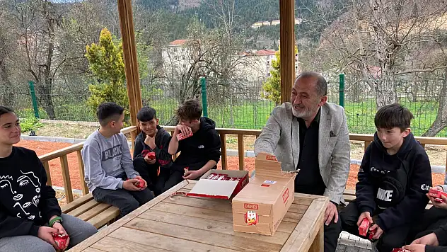 Küre Belediye Başkanı Salih Turan çocuklarla vakit geçirdi