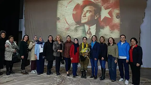 Kurtuluşun Kadınları İzleyiciyle Buluştu