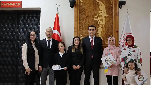 Kütüphane Haftası Dolayısıyla Kaymakam Çakır'ı Ziyaret Ettiler