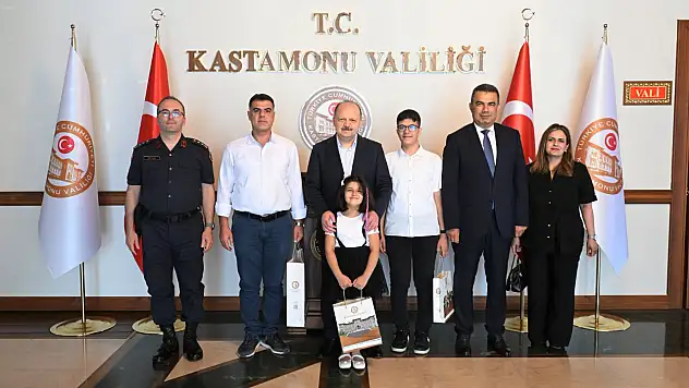LGS'de 500 Tam Puan Alan Eren Atçı, Vali Dallı'yı Ziyaret Etti