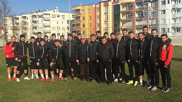 Lider, Dardanelspor mesaisini sürdürüyor