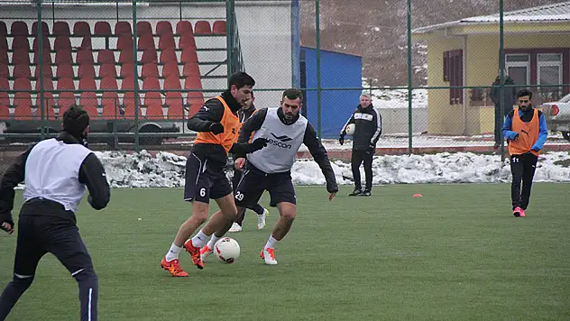 Lider, Sandıklıspor mesaisine başladı