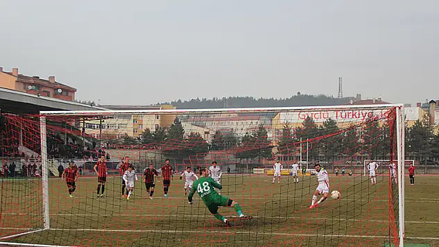 LİDER, TAVŞANLI'YI TEK GOLLE GEÇTİ