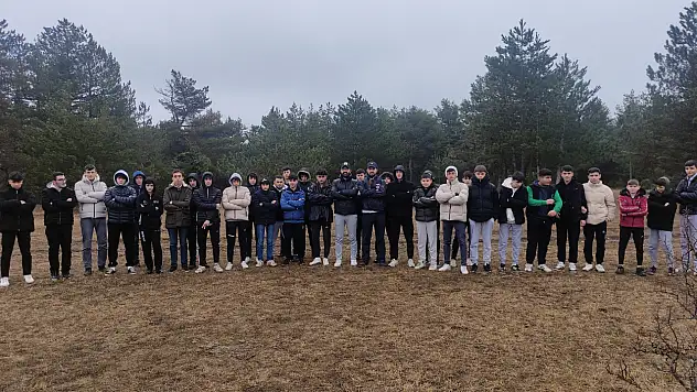 Lise Öğrencileri Doğa Kampında Buluştu