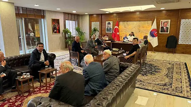Mahalle Sakinlerinden Başkan Çetinkaya'ya Teşekkür Ziyareti