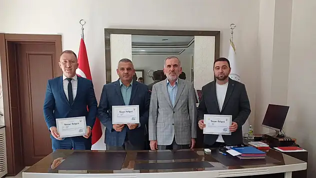 Manevi Danışmanlara Başarı Belgesi Verildi