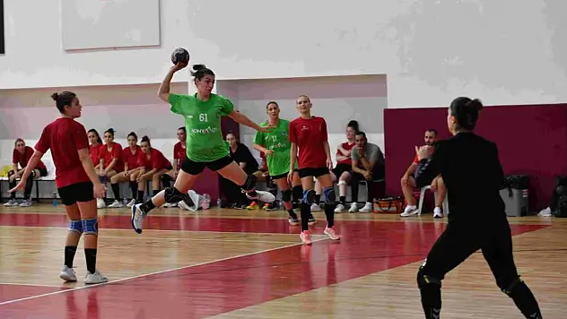 Mavi Kelebekler hazırlık maçlarında 5'te 5 yaptı