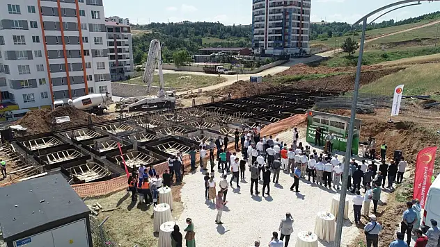 Mehmet Akif Ersoy Mahallesi Kapalı Pazar Yeri temeli atıldı