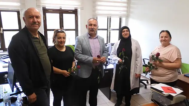 Mehmet Öz, Anneler Günü'nü Kutladı