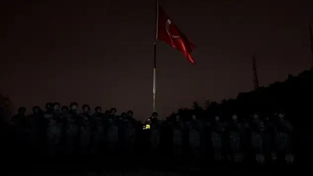 Mehmetçik, 6 Şubat İçin Saygı Duruşunda Bulundu