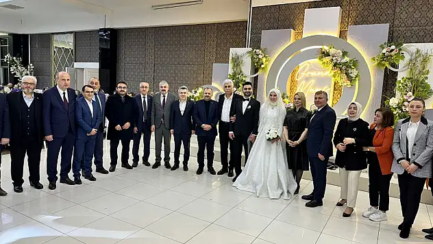 Melih İle Hümeyra Evlendi