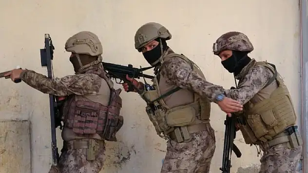 Mercek-15 Operasyonu 878 Gözaltı