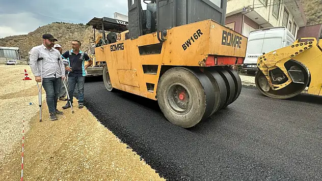 Metal Sanayi Caddesi sıcak asfaltla buluştu