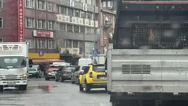 Metrelerce Kuyruk Oluştu