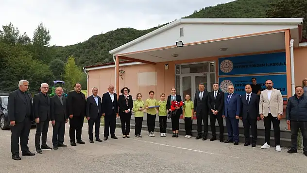 Milletvekili Ekmekci Öğrenci Ve Öğretmenlerle Buluştu