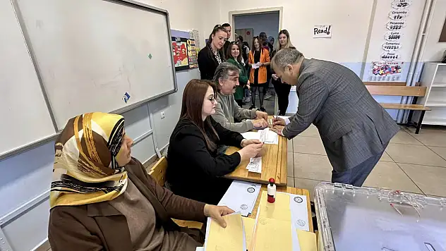 Milletvekili Halil Uluay Oyunu Kullandı