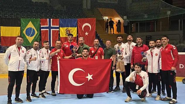 Milli Boksörler, Çekya'da 3 Madalya Kazandı