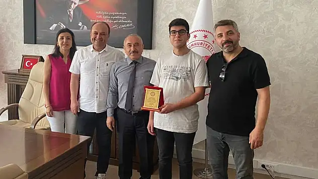 Başarılı Öğrencilere Ödül