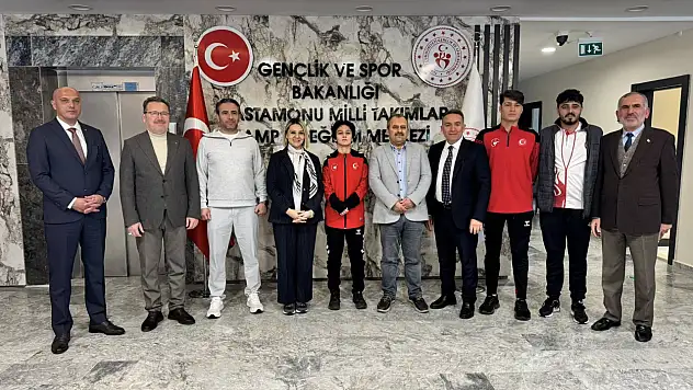 Milli Sporcuları Ziyaret Ettiler