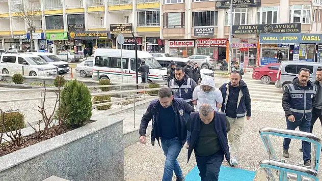 Milyonlara Liralık Vurgun Yapan Dolandırıcılara Operasyon: 7 Gözaltı