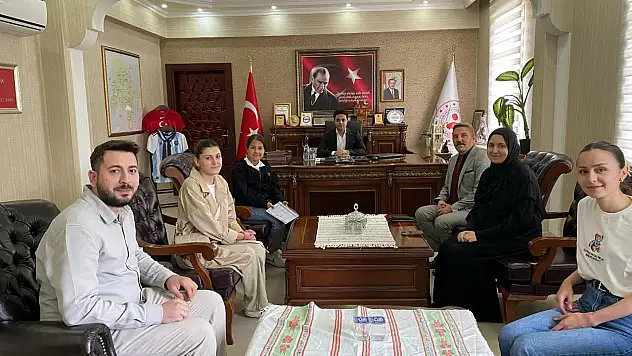 Minik Gazeteci Kaymakam Çelik İle Röportaj Yaptı