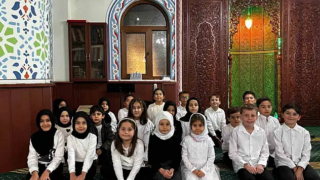 Minik Kalpler Manevi Değerlerle Buluştu