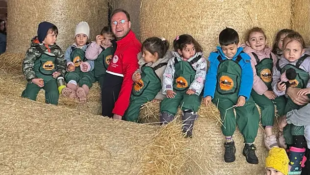 Minik Öğrenciler Çiftlik Hayatını Yerinde Öğrendi