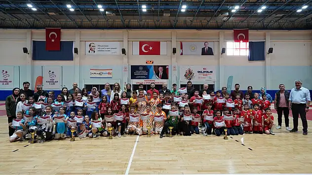 Minikler Hentbol İl Birinciliği Düzenlendi